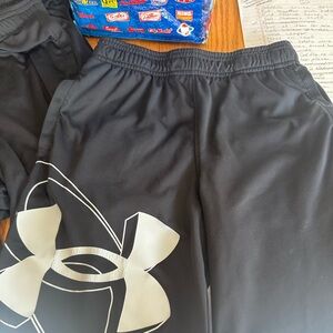 Lot of 4 Under Armour Boys Loose Shorts